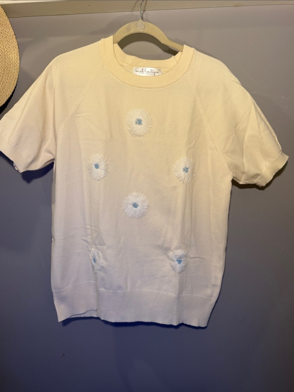 Girls Cream Short-Sleeve Knit Top with Embroidered Daisies - Unknown Brand